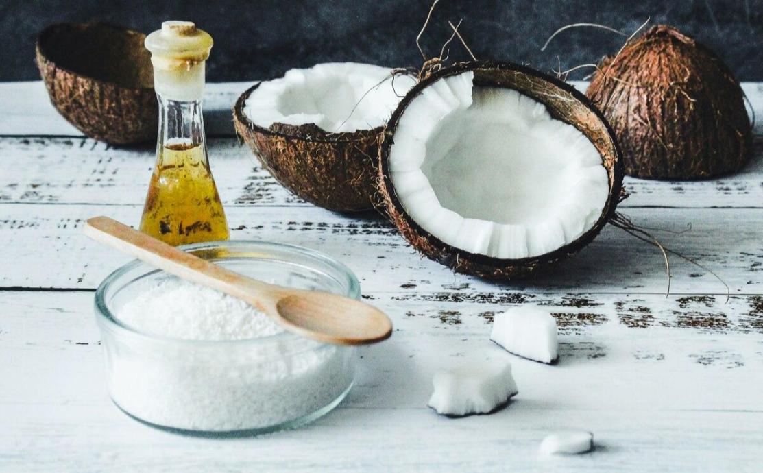 benefits of coconut oil skin