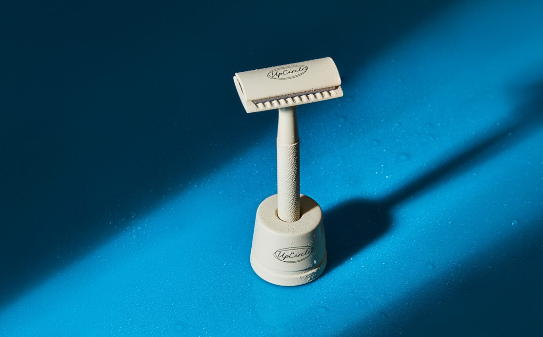 How to use a safety razor